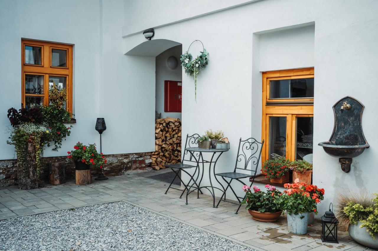 Cakyho Kuria - Mezonetovy Apartman S Krbom A Saunami Сміжани Екстер'єр фото