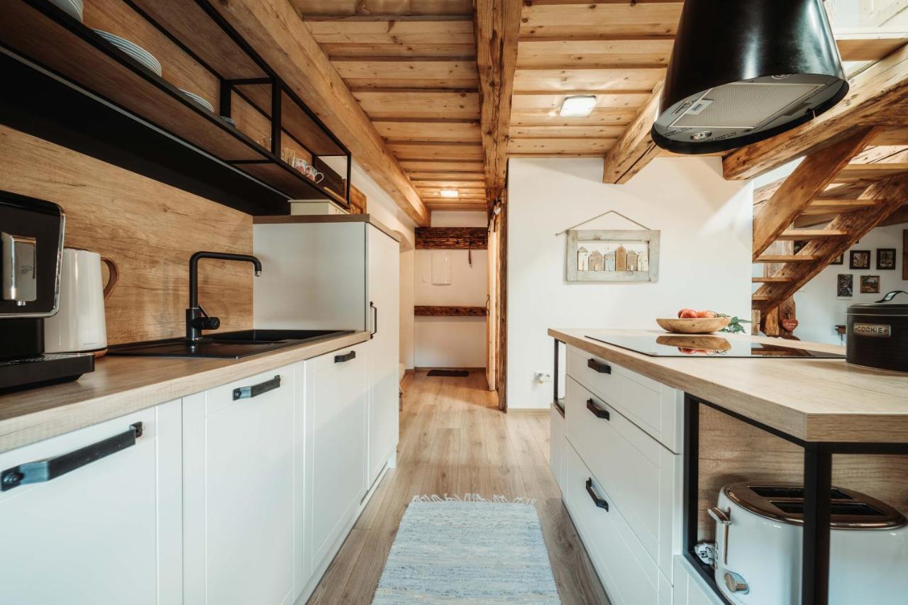 Cakyho Kuria - Mezonetovy Apartman S Krbom A Saunami Сміжани Екстер'єр фото