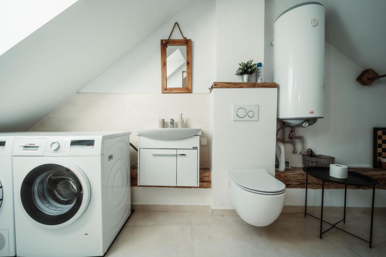 Cakyho Kuria - Mezonetovy Apartman S Krbom A Saunami Сміжани Екстер'єр фото