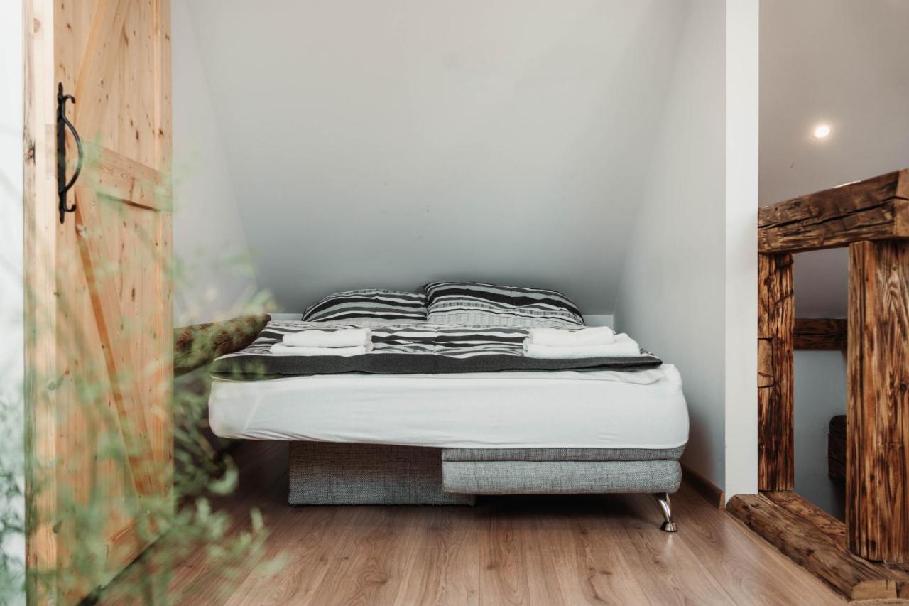 Cakyho Kuria - Mezonetovy Apartman S Krbom A Saunami Сміжани Екстер'єр фото