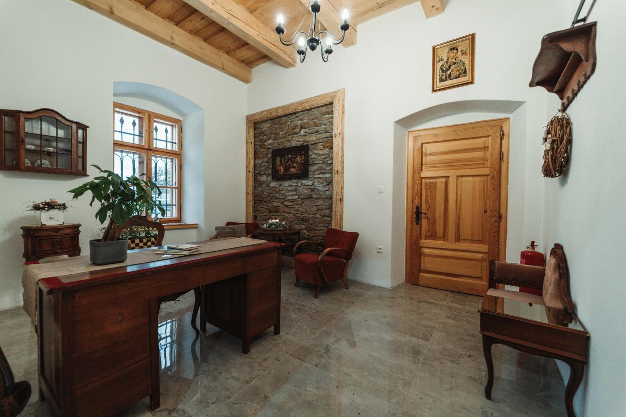 Cakyho Kuria - Mezonetovy Apartman S Krbom A Saunami Сміжани Екстер'єр фото